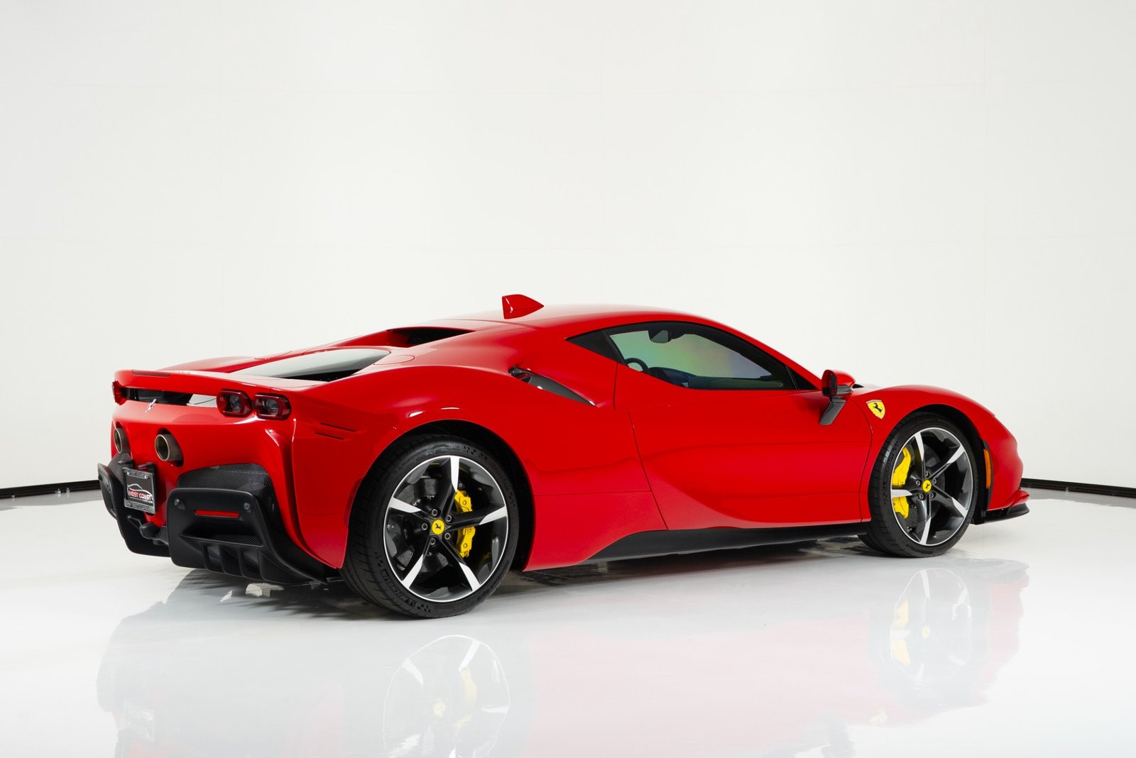 Ferrari SF90 Stradale - Image 4