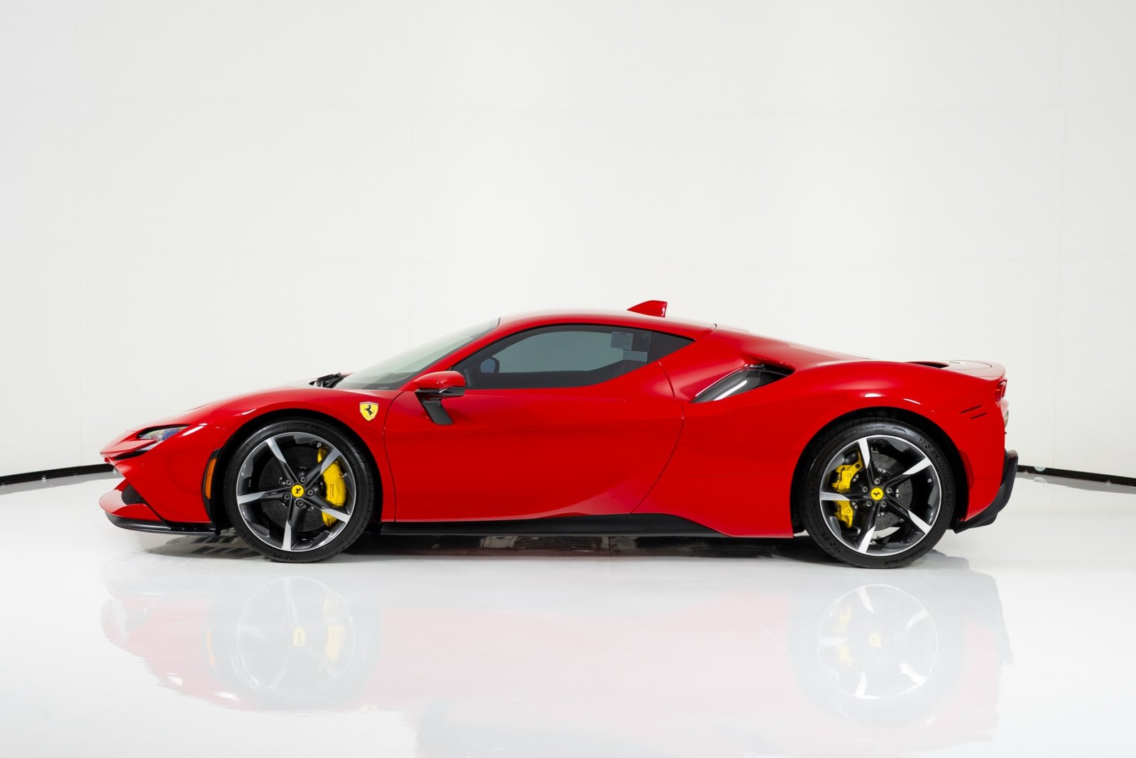 Ferrari SF90 Stradale - Image 6